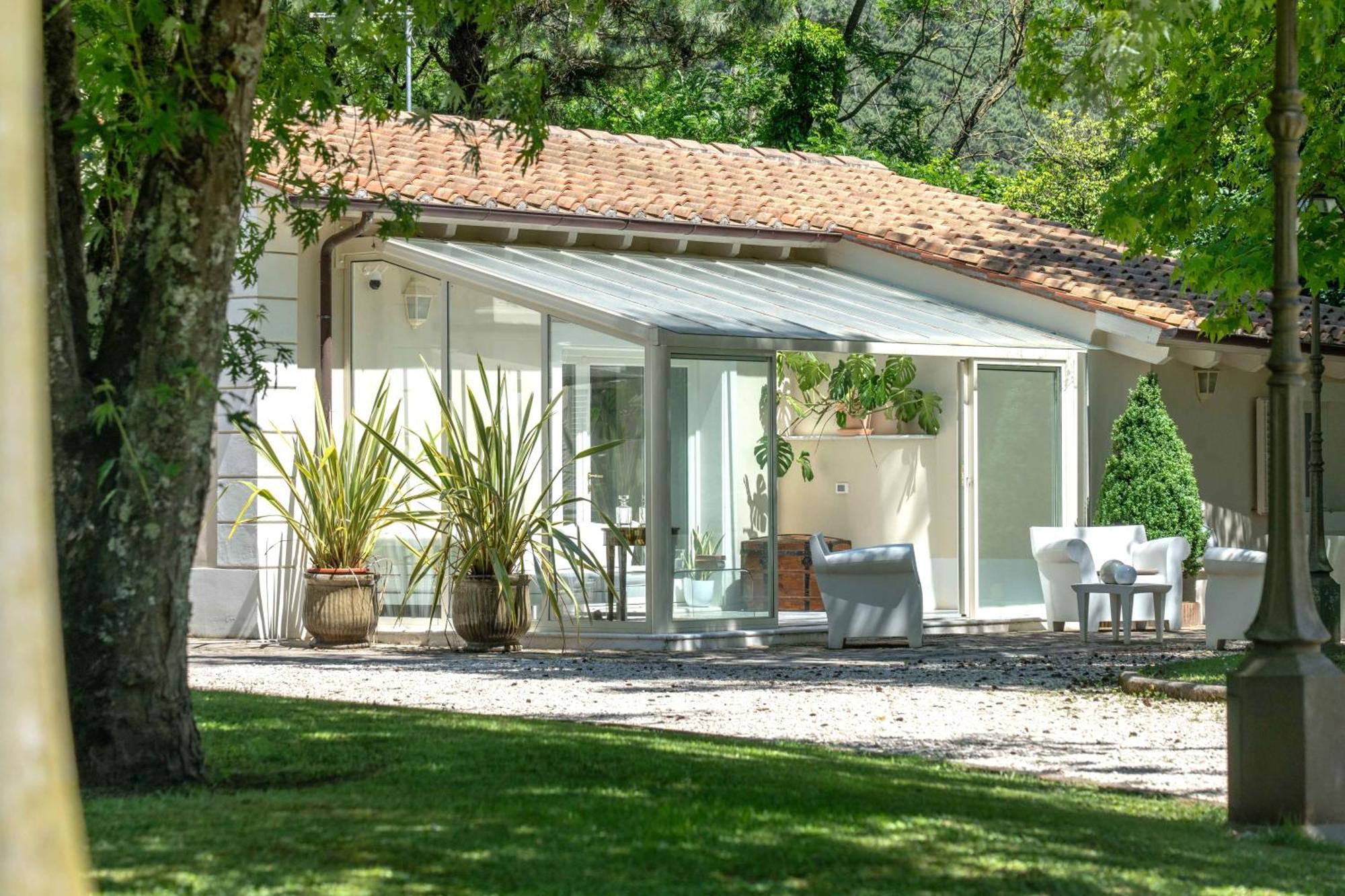 לוקה Villa Vittoria - Lusso Con Piscina, Tennis, Jacuzzi E Palestra מראה חיצוני תמונה